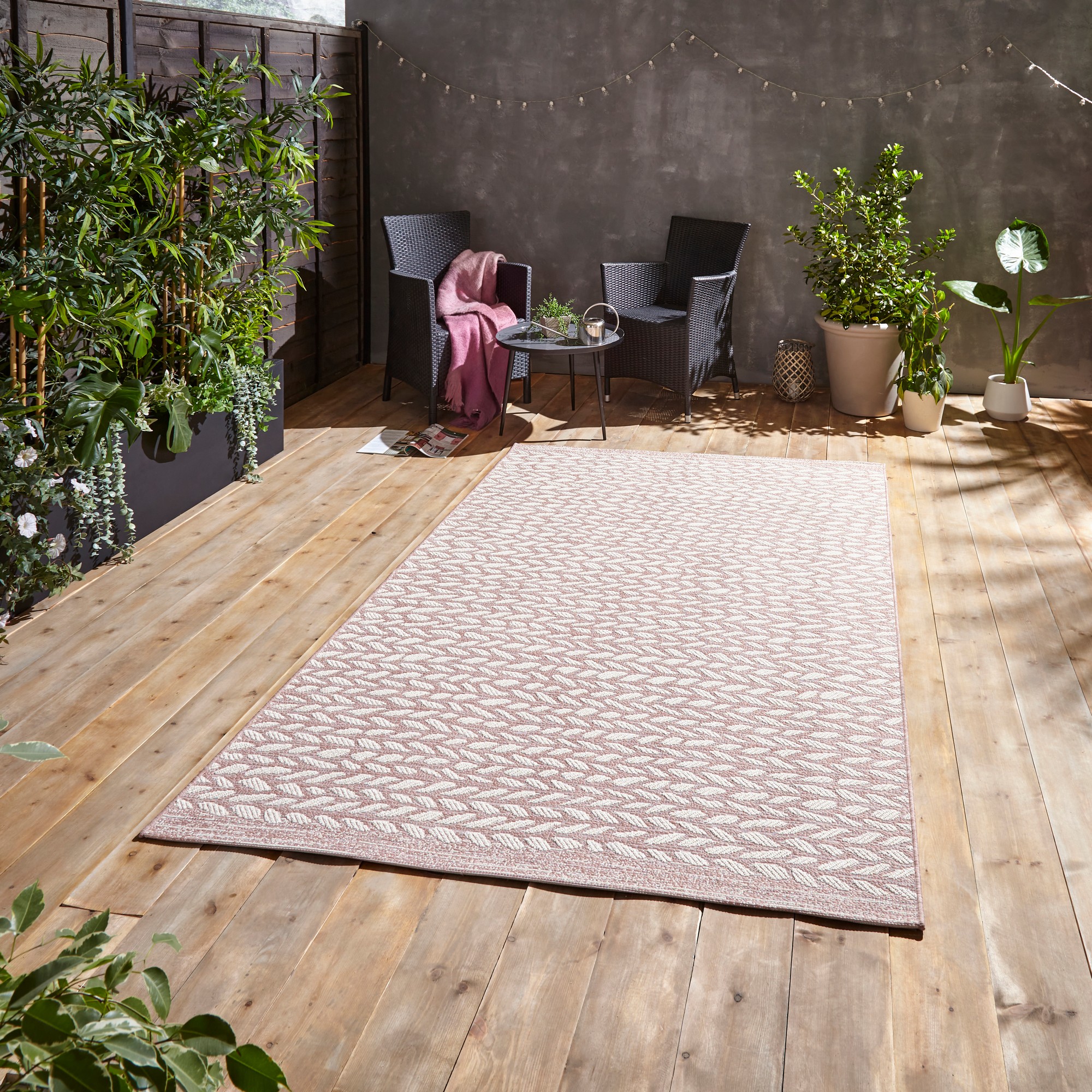 Coast A055 Indoor Outdoor Rug In Rose Cream